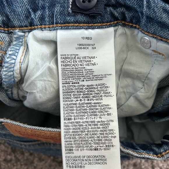 Levi's Kids Blue Jeans with Cuffed Hem - Picture 3 of 4